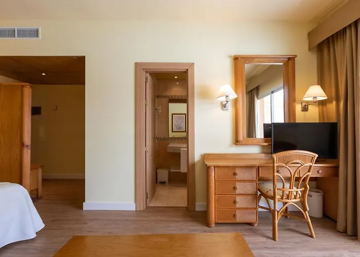 Ona Palmira Paradise מלון